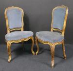 Paire de chaises d'époque Louis XV en bois doré sculpté...