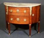 Commode demi-lune d'époque Louis XVI en placage d'acajou, ouvrant par...