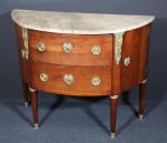 Commode demi-lune d'époque Louis XVI en placage d'acajou, ouvrant par...